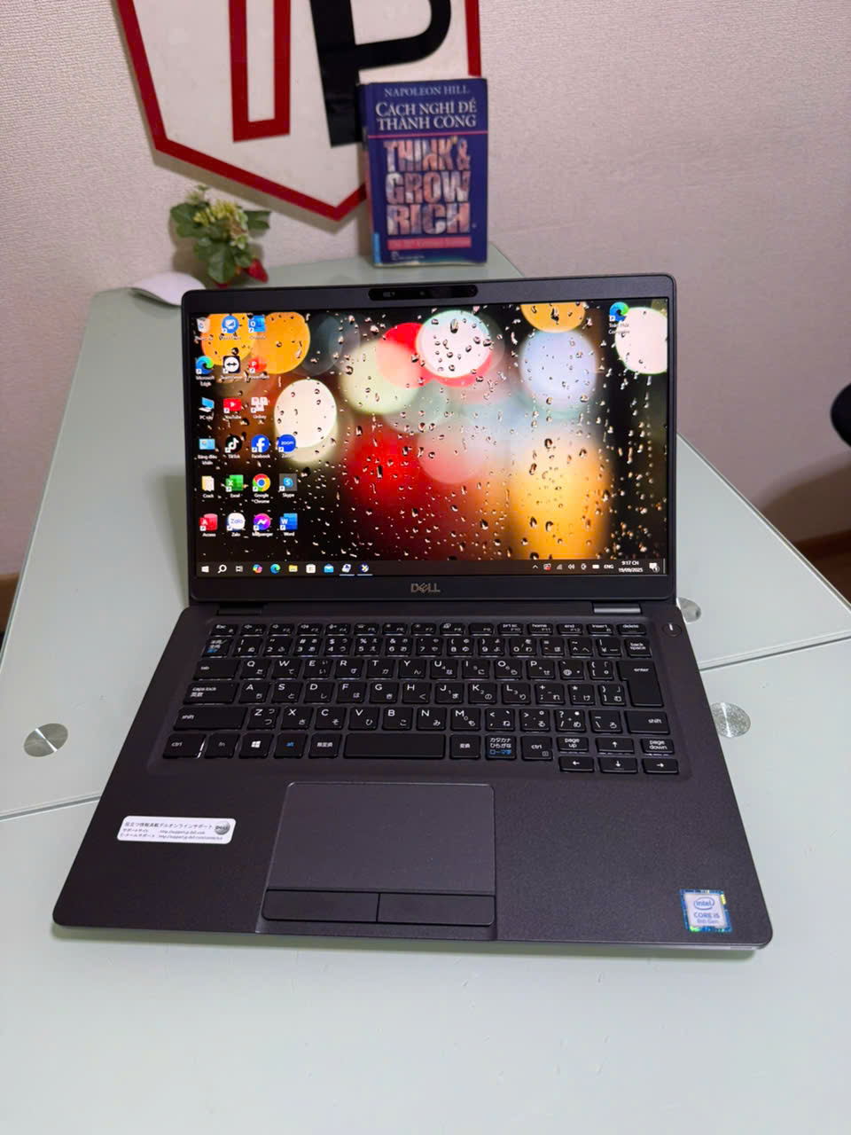 Surface Pro X / Microsoft SQ1 / RAM 8GB / SSD 128GB / 13 inch 2k+
